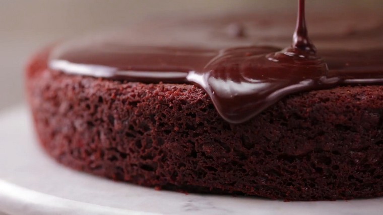 un gâteau au chocolat frais-delicieux