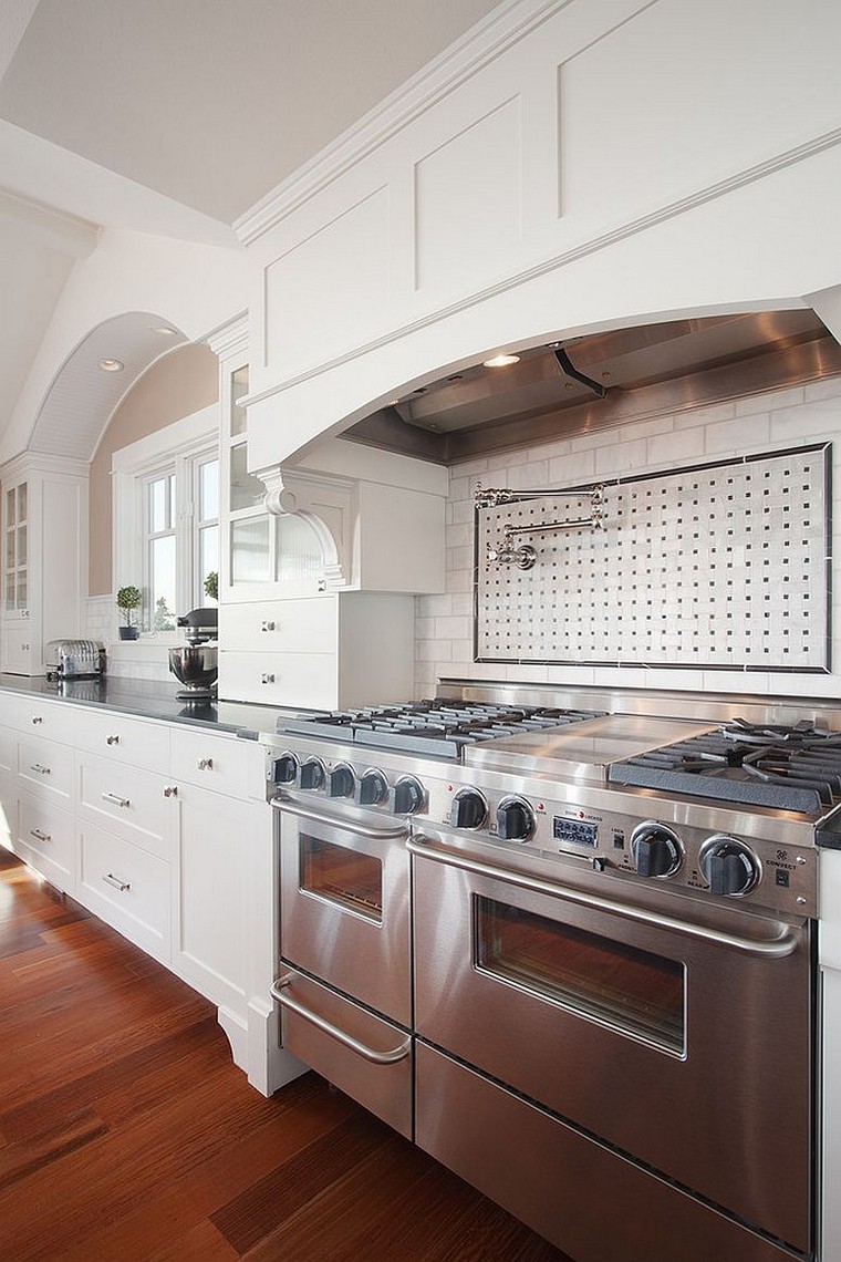 panneau-perfore-cuisine-dosseret-idee-rangement