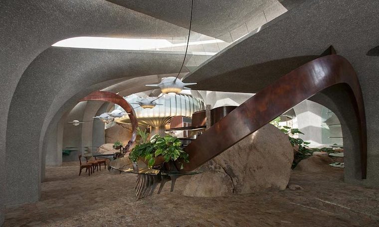 sculpture-moderne-maison-desert-kellogg-interieur-geometrie-originale