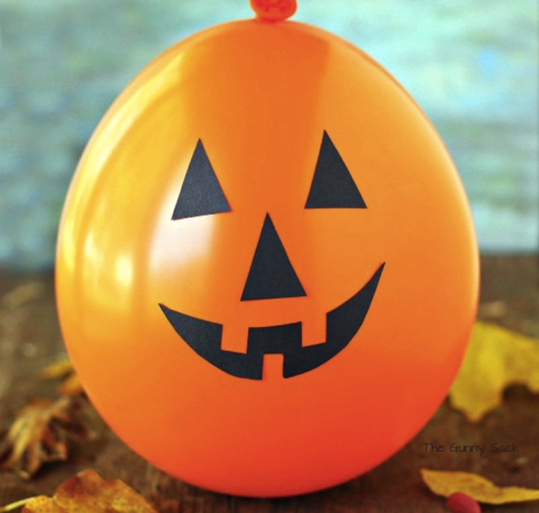 Deco-exterieure-Halloween-ballon-citrouille