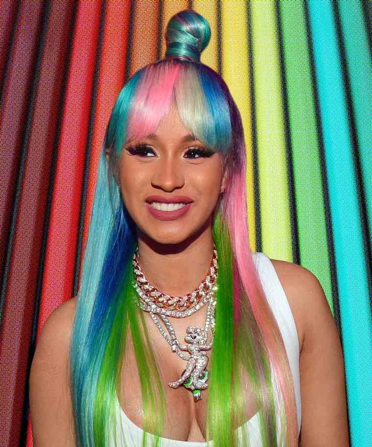 idée cheveux arc en ciel coloration femme original