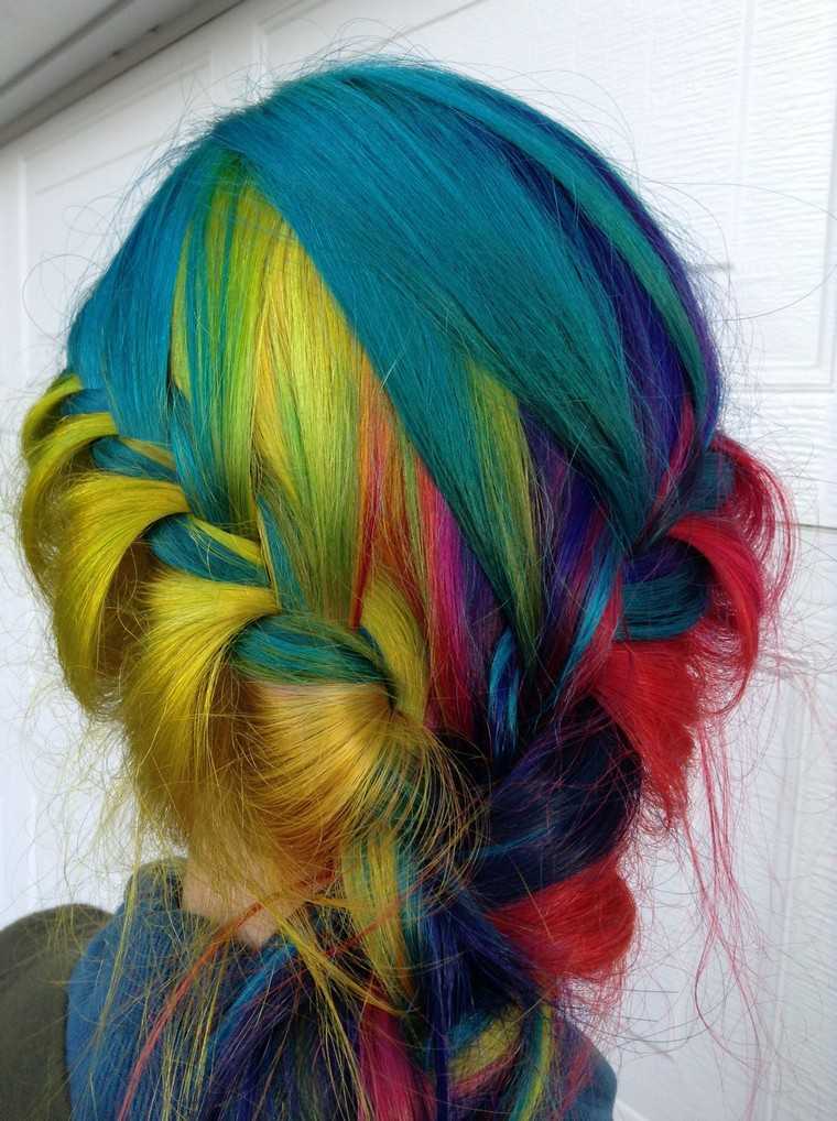 cheveux arc en ciel idée coloration femme originale