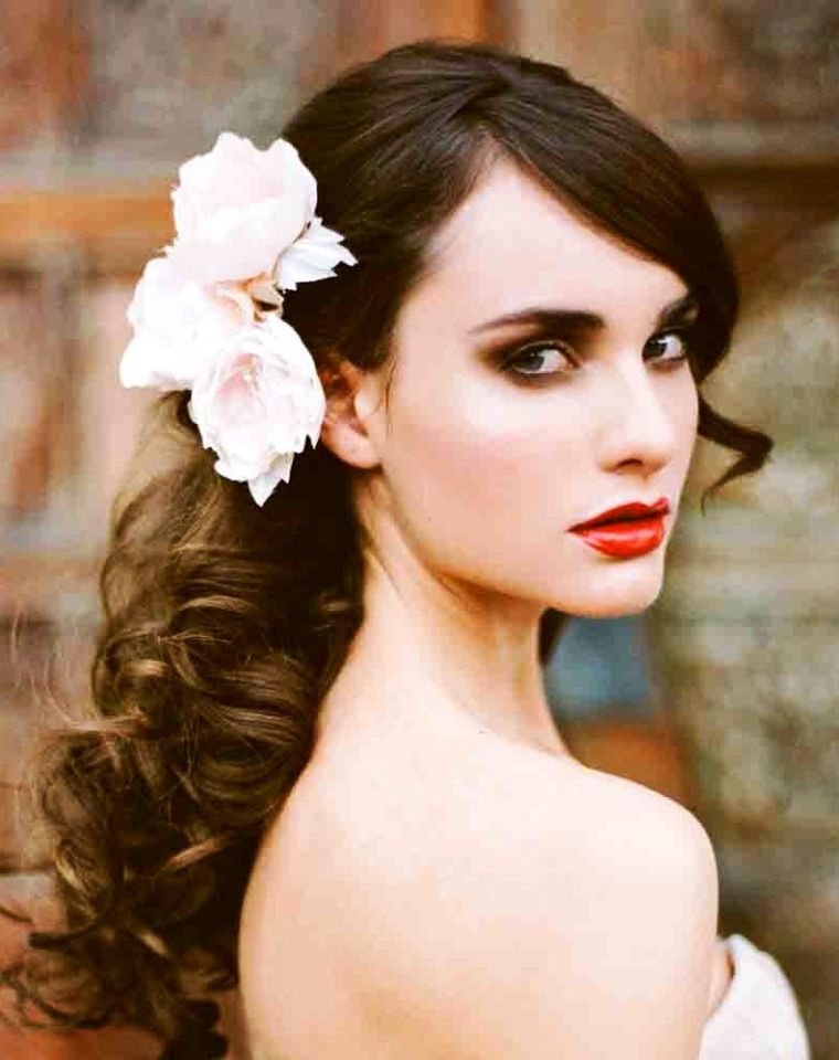 coiffure simple mariage frange-cheveux-boucles