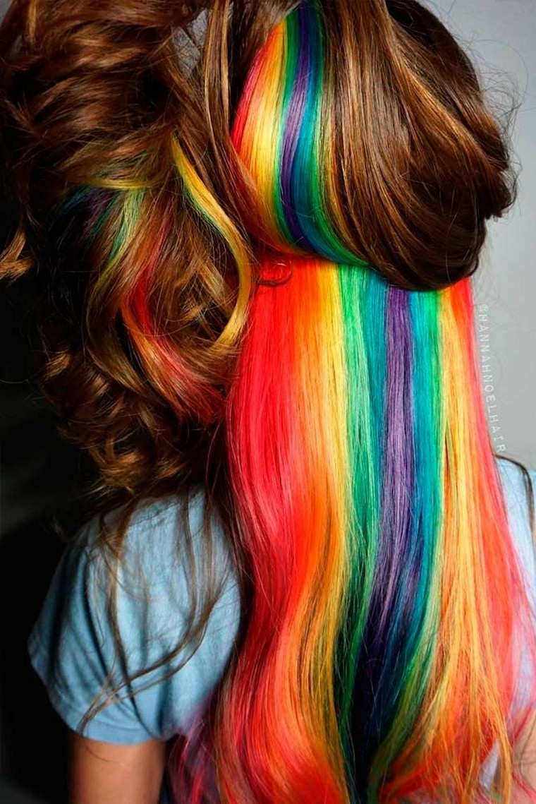 coloration-cachee-arc-en-ciel-cheveux