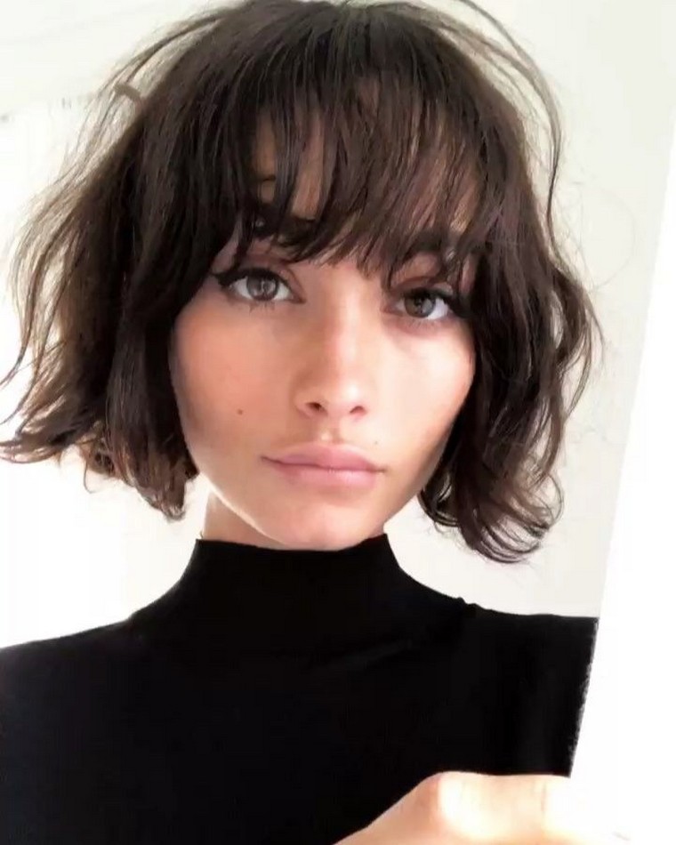 coupe-au-carre-coupe-de-cheveux-femme