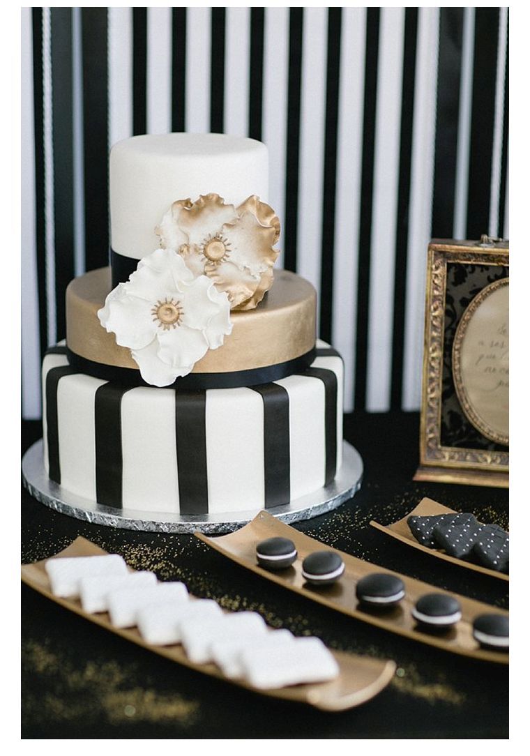 deco-mariage-noir-et-or-gateau-idee