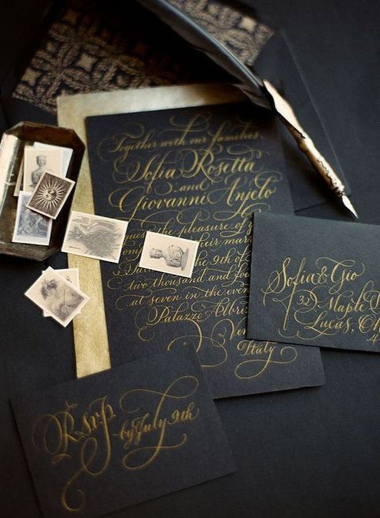 deco-noir-et-or-table-reception-mariage-modele