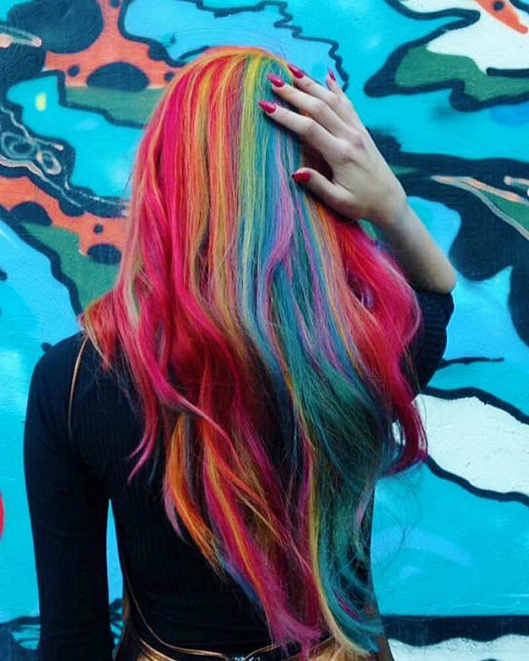 femme-coloration-cheveux-longs