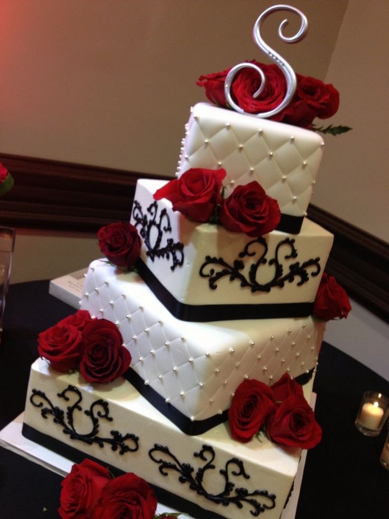 gateau-mariage-deco-noir-rouge