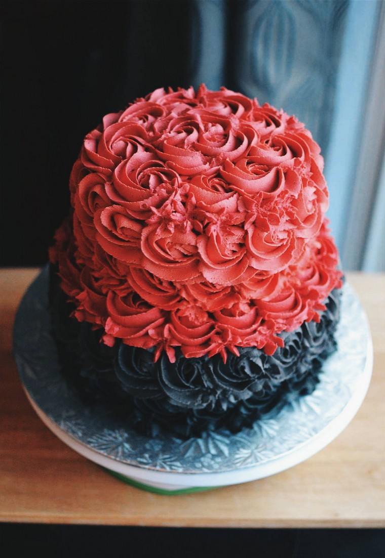 déco mariage rouge et noir gâteau mariage idée