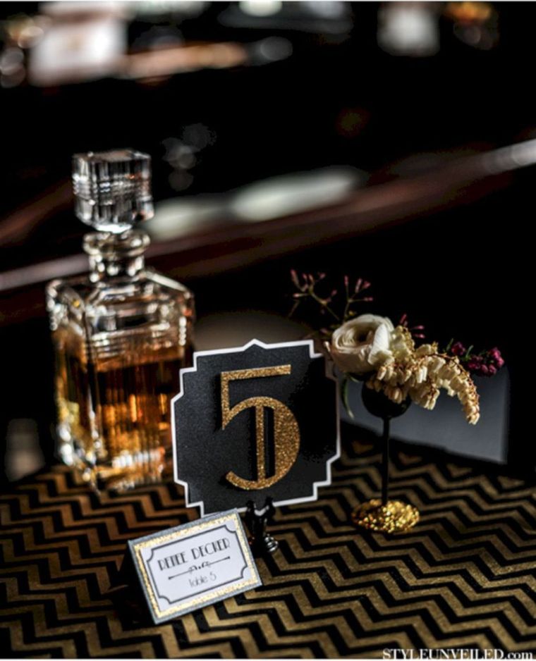 idee-deco-mariage-noir-or-modele-table