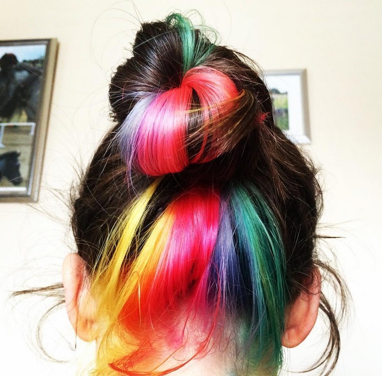 idee-original-coloration-arc-en-ciel-cheveux
