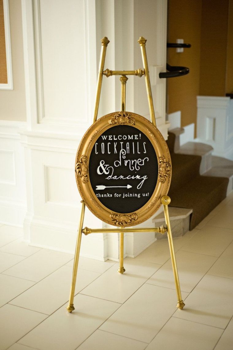mariage-deco-noir-et-or-panneau-affichage