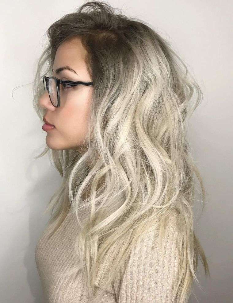 blond-cendre-nuance-grise-idee-couleur-de-cheveux