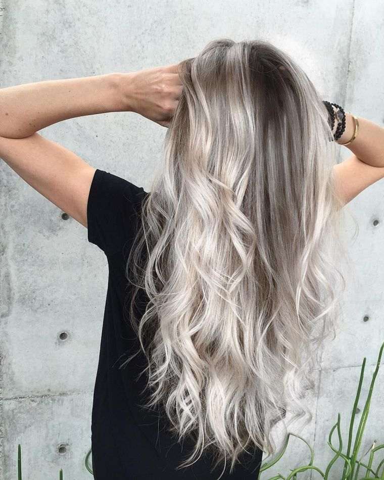 blond gris cheveux-tendance-couleur-claire-soin