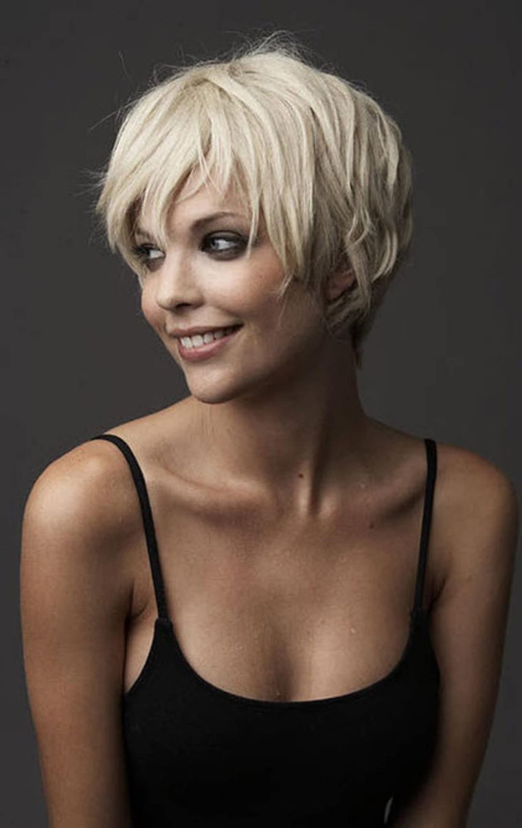 coupe-courte-femme-degrade-cheveux-facile-entretien
