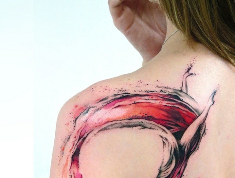 dos-tatouage-baleine-idee-photo