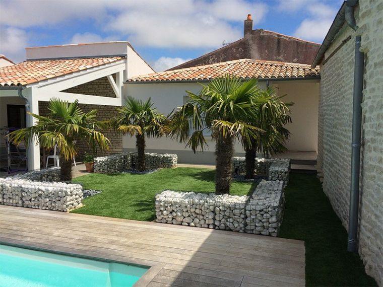 gazon synthétique amenagement-jardin-paysager-design-piscine