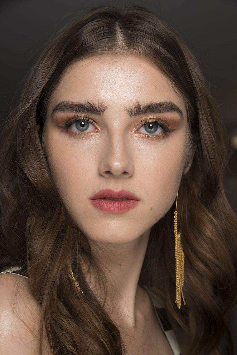 maquillage-tendance-printemps-2019-Temperley-London