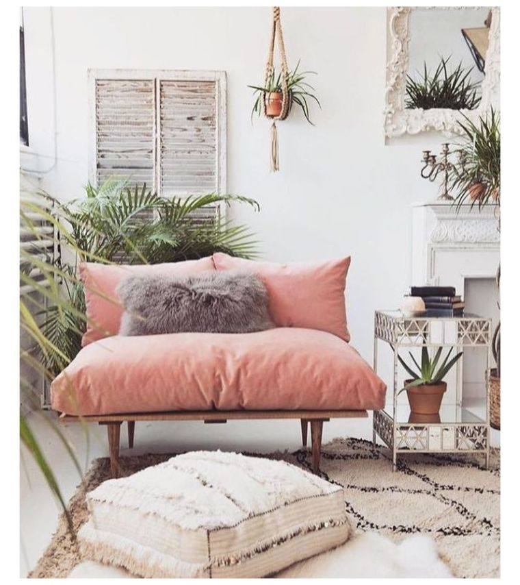 meuble-salon-deco-tendance-2019-couleur-pantone-rose-corail