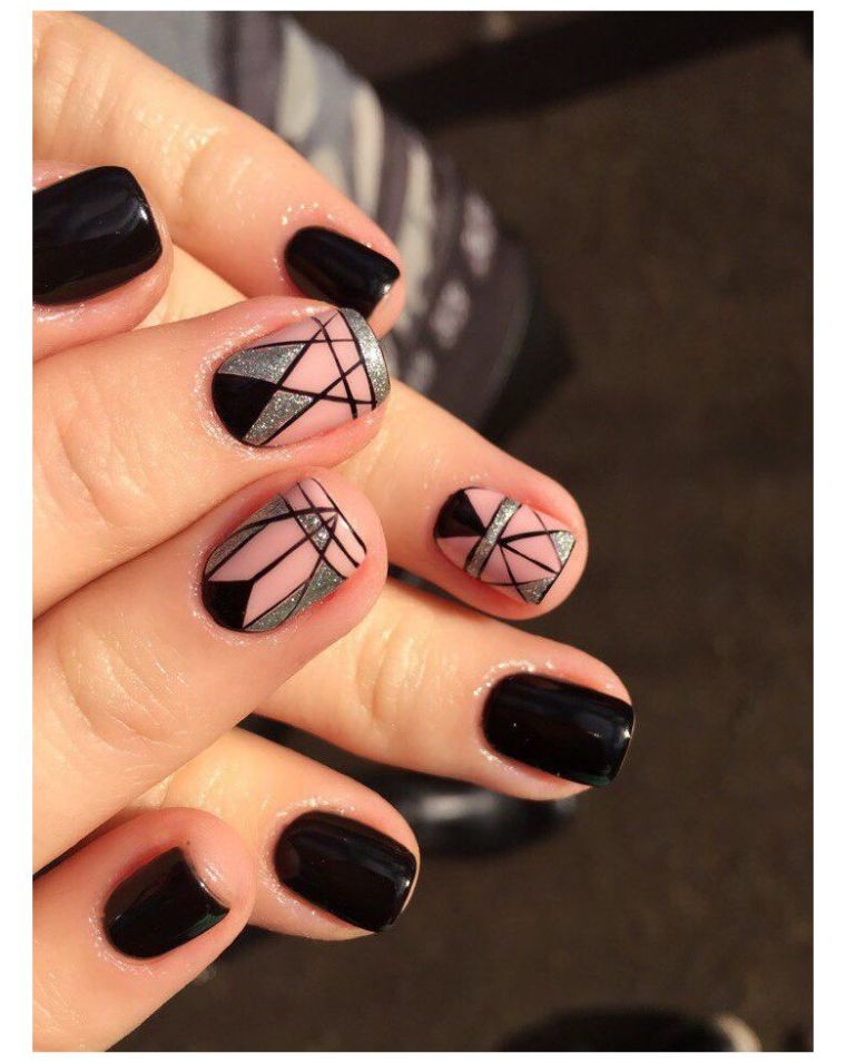 ongles-geometriques-deco-noir-rose-argent