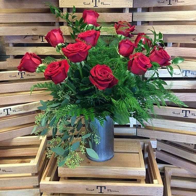 vase-rose-deco-fleurs-composition-fleur-maison