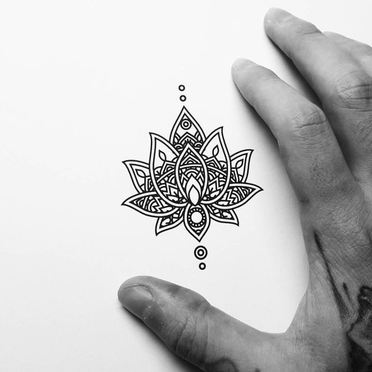 exemple de mandala dessin pour tatouages