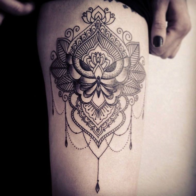 tatouage femme spirituel mandala