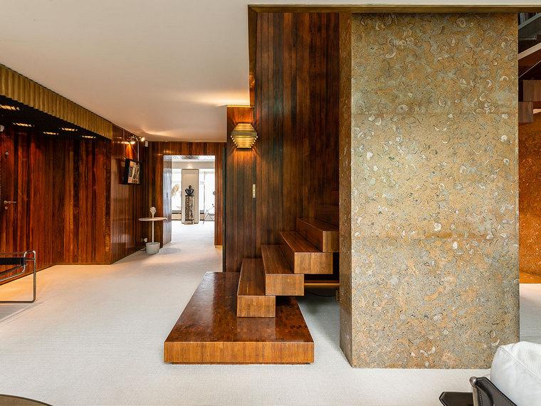 appartement Bruxelles designer Jules Wabbes couloir bois marbre