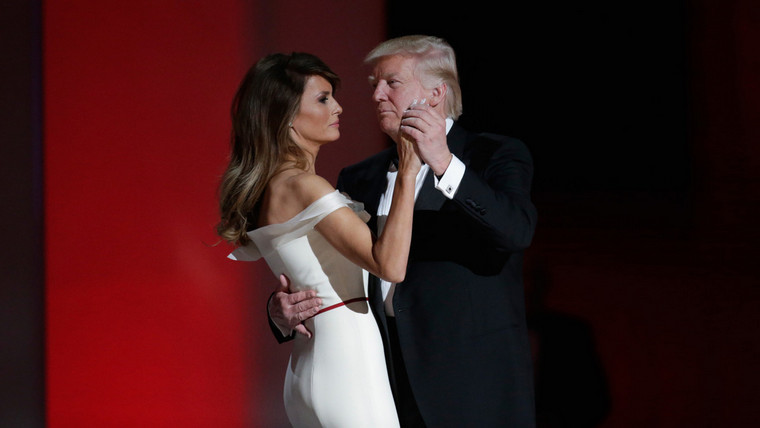 Trump et Melania couple dansant