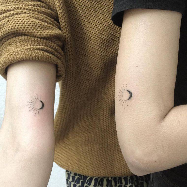 premier tatouage femmes amies