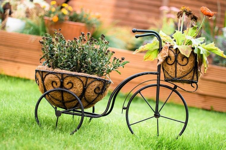 bicyclette rétro pour une déco de jardin
