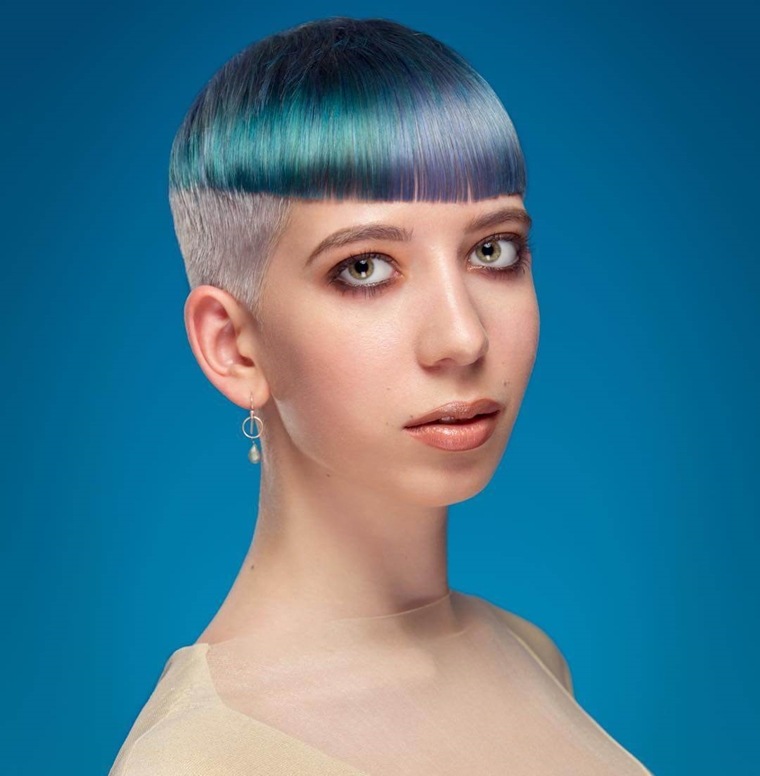 coiffure femme été 2019 coupe au bol en couleurs