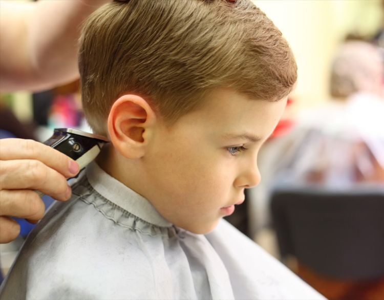 coupe courte petits garçons coiffure