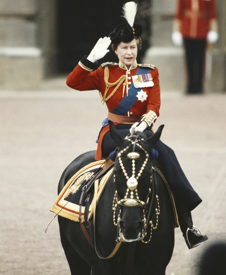 Reine Elizabeth II mode à cheval photo