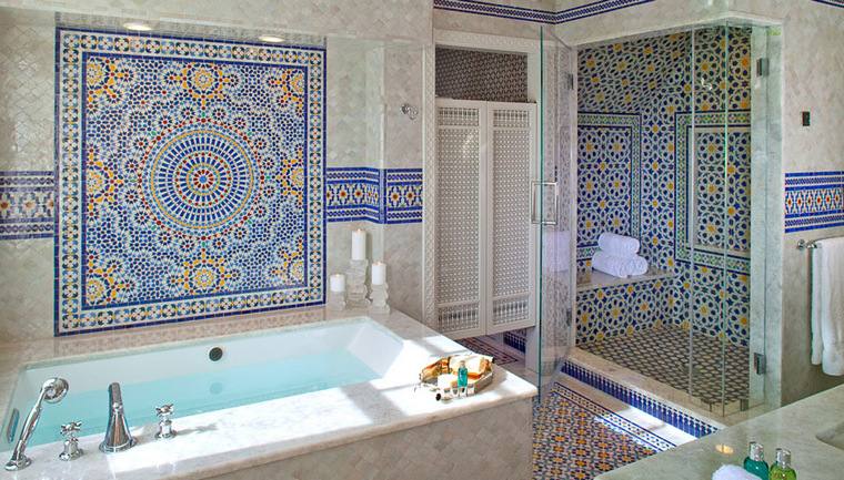 décor marocain magnifique salle bains mosaïque