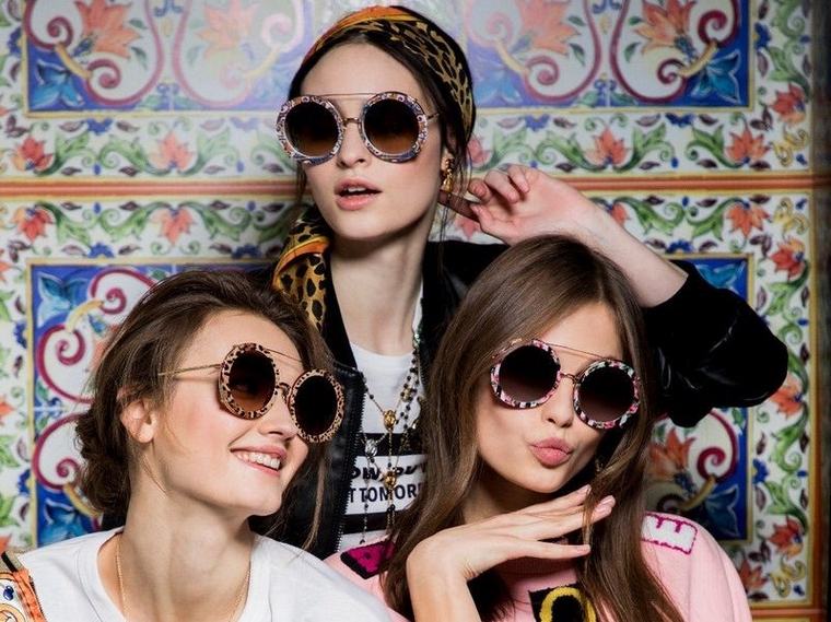 lunettes de soleil tendance 2019 montures avec motifs Dolce and Gabanna