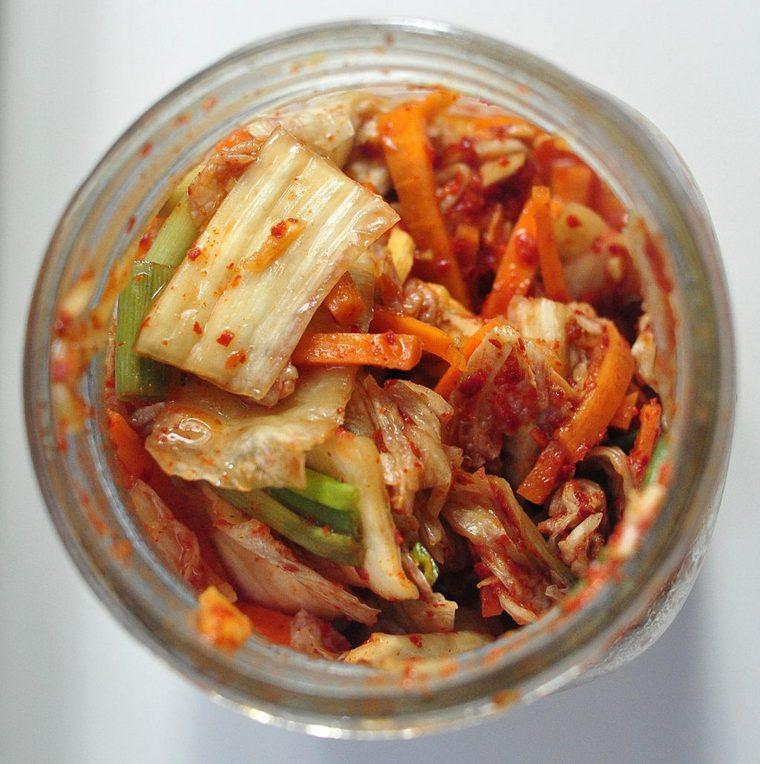 bocal kimchi légumes fermentés