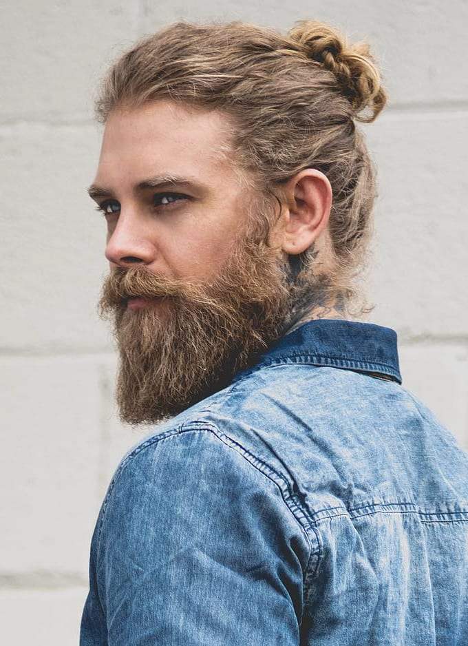 barbe homme coupe de cheveux longs