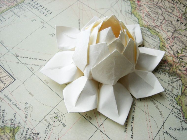 déco origami rose papier