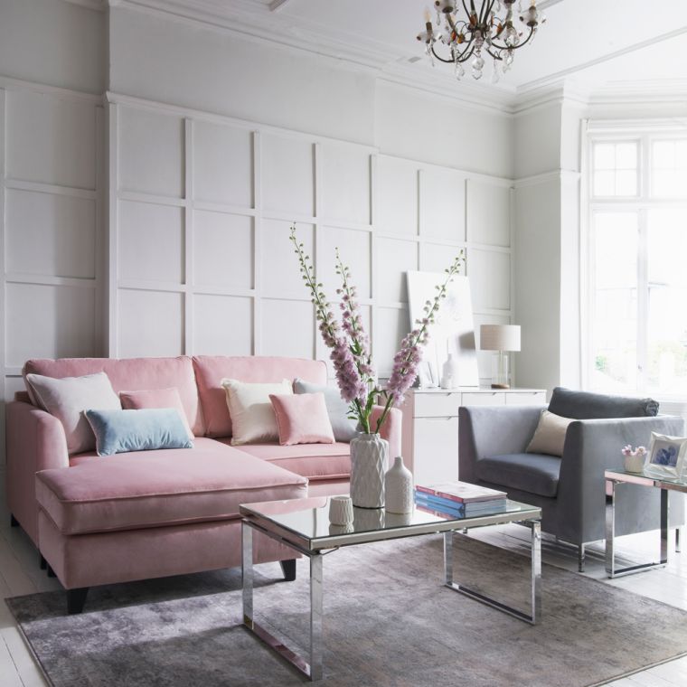 décoration de salon en rose pâle 