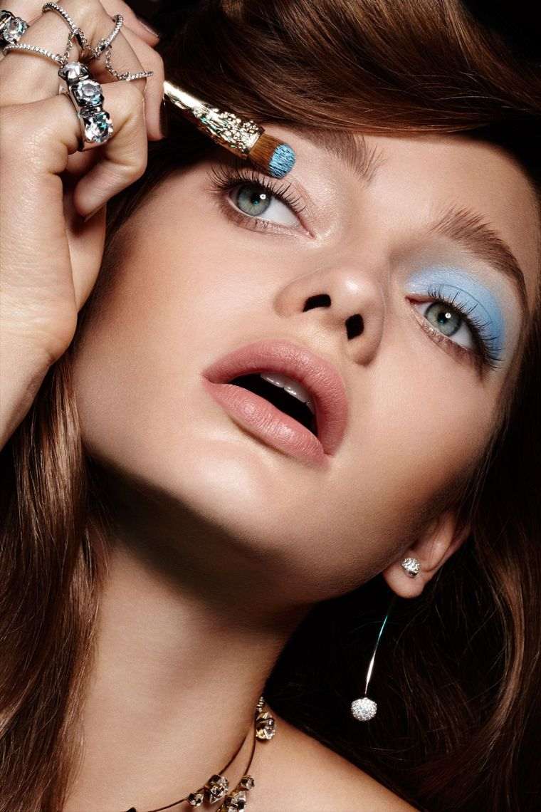 maquillage tendance 2020 en bleu 