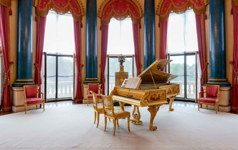 la salle de musique dans le palais 