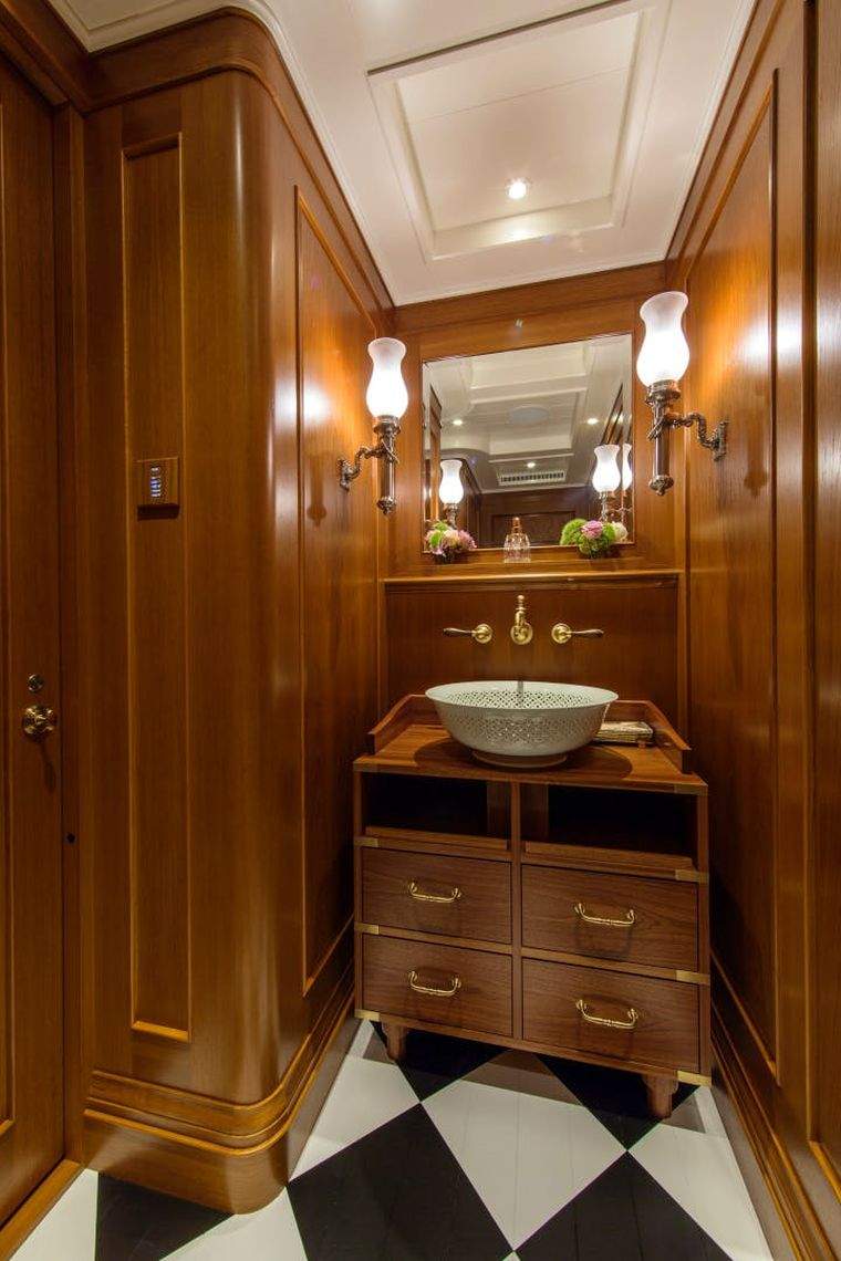 salle de bain de luxe bois