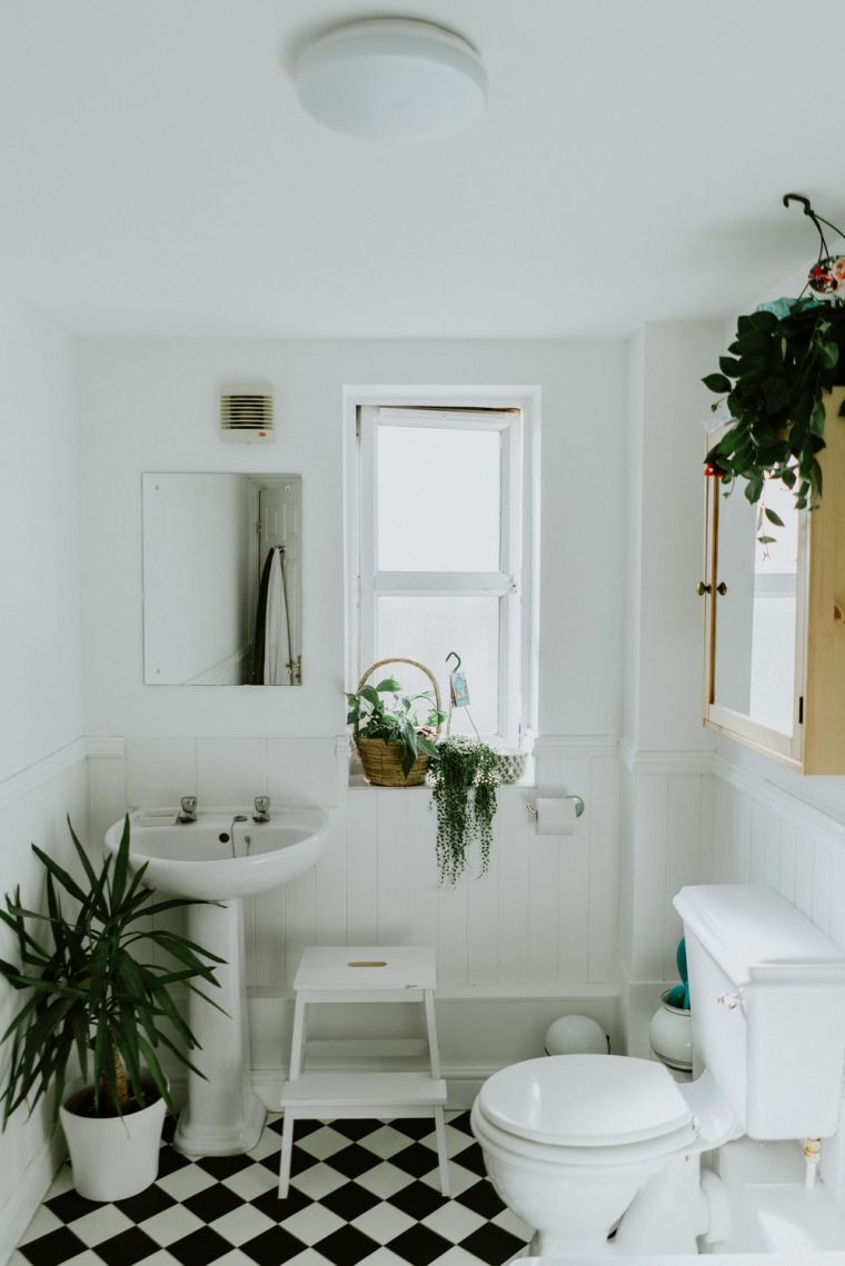 salle de bain en noir et blanc