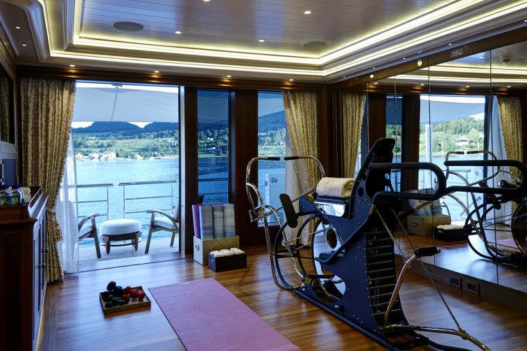 salle gym yacht luxe