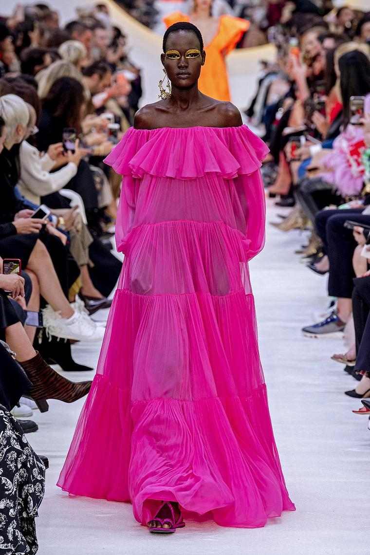 robe longue en couleur fuchsia par Valentino