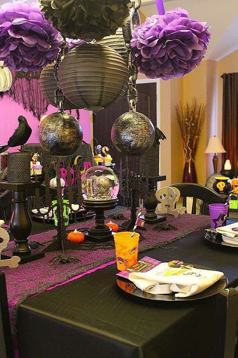 déco de table en noir et violet