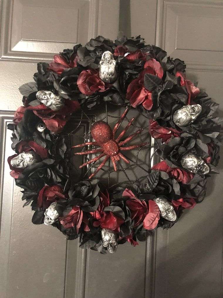 couronne porte halloween en rouge et noir