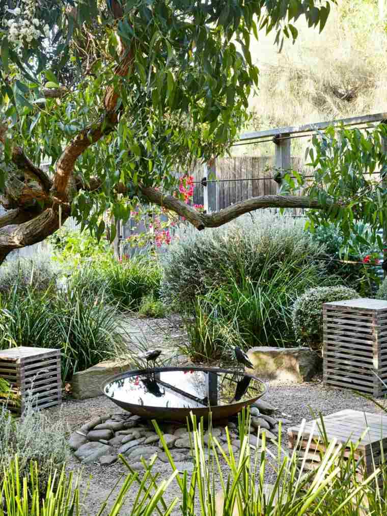 fontaine de jardin moderne